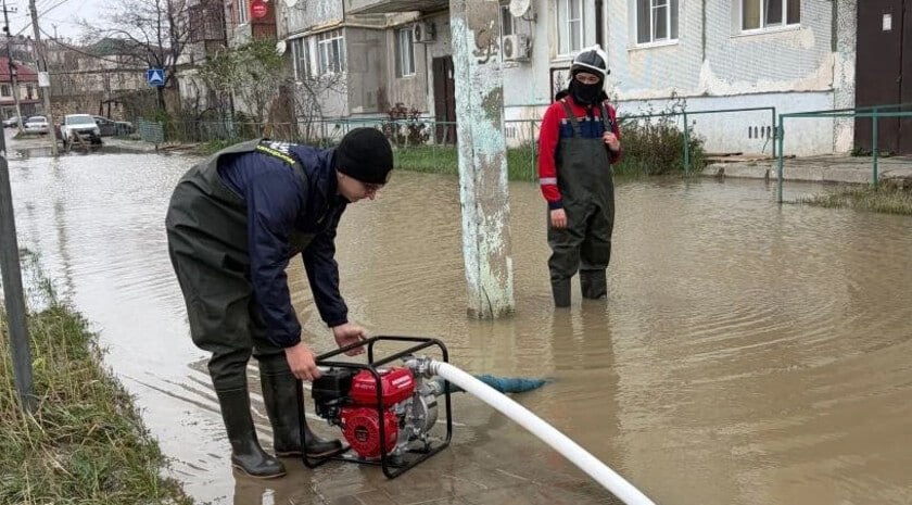 Девять добровольцев Луганского регионального отделения ВСКС помогают ликвидировать последствия наводнения в Дагестане