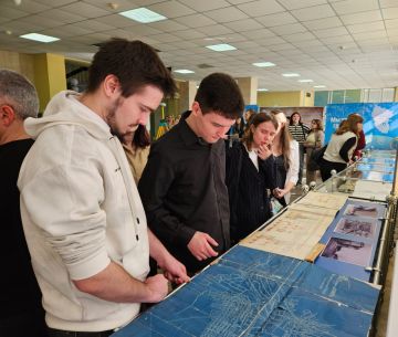 Выставку «Территория памяти: картографические сокровища архивов», организованную Управлением Росреестра по Луганской Народной Республике, посетили студенты ведущих высших учебных заведений региона