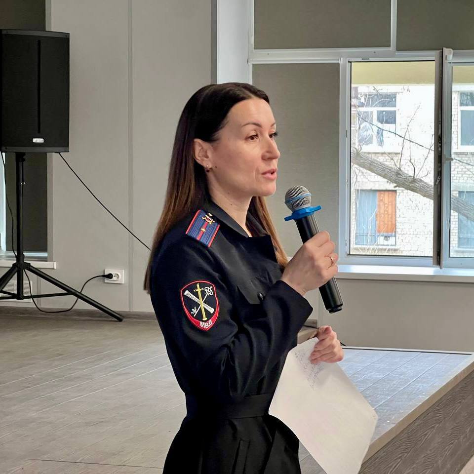 111111 Луганские правоохранители встретились со столичными студентами