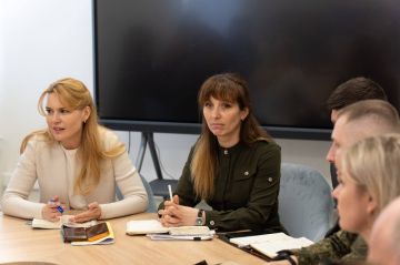 Дарья Лантратова: В луганском отделении Фонда «Защитники Отечества» встретились с женами и матерями участников СВО