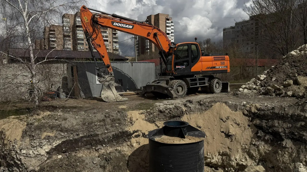 На Востоке Луганска обновляют канализацию