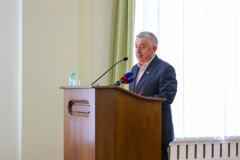 Виктор Водолацкий отметил значимость развития казачества в республике