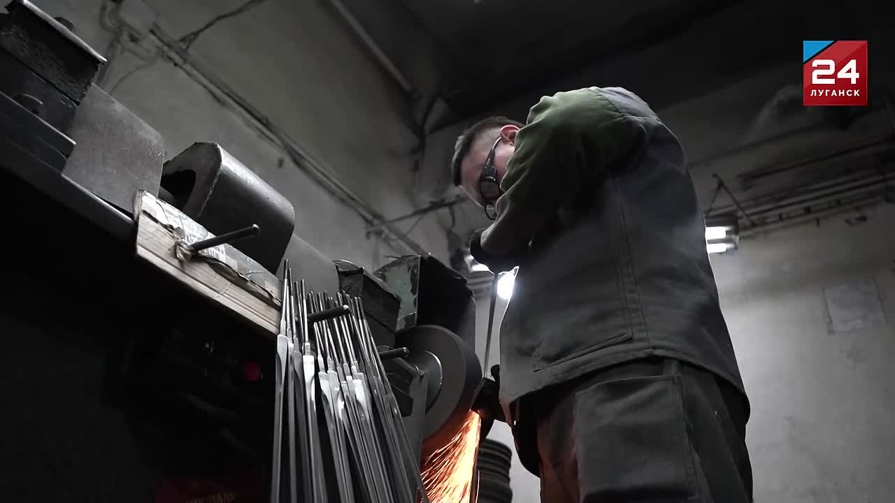 Заводы ЛНР живут, а с ними – и вся Республика!