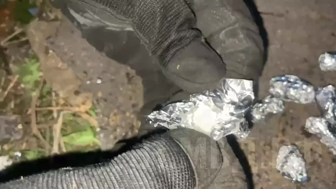 11111 В Красном Луче задержаны отец и дочь, которые совместно занимались распространением наркотиков