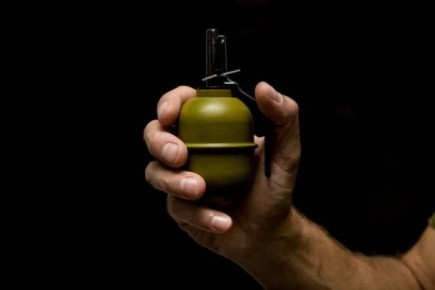 Сватово. Бросил гранату в приятеля