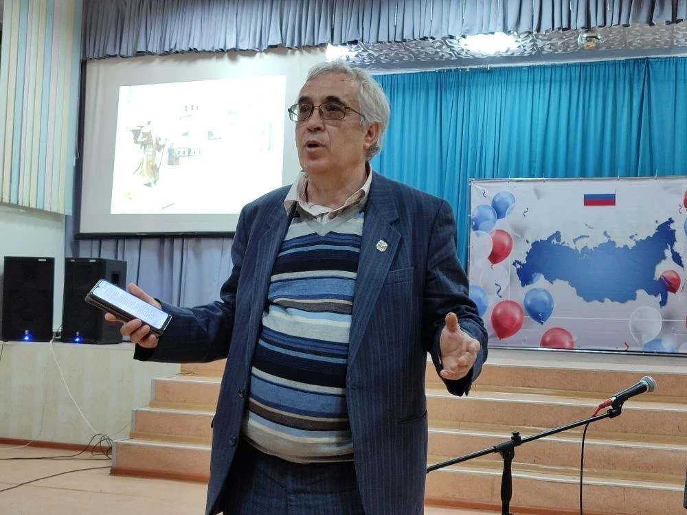 В Алчевске прошли мероприятия в честь 225-летия Владимира Даля: поэзия, казачество и сценическое мастерство