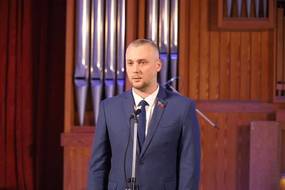 ������ ������� ������ ������� � �������-������������ ��������, ����������� 40-����� ���������� �� ������������� ���