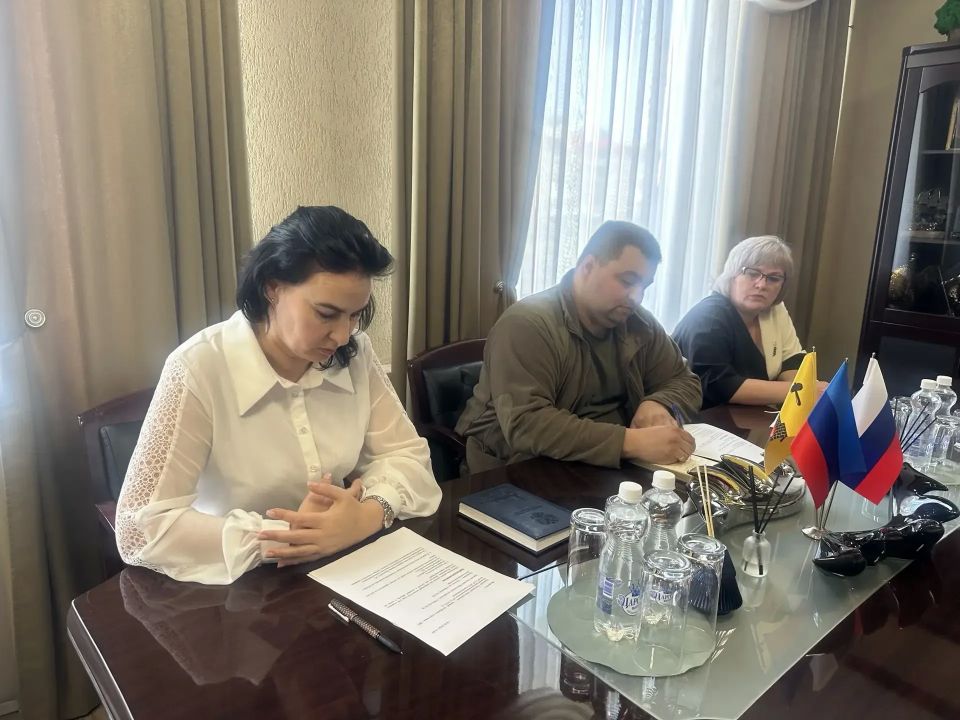 Глава муниципалитета Яна Пащенко провела встречу со вдовой погибшего участника СВО