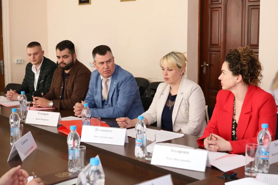 В Комитете по аграрной политике обсудили меры по проведению разграничения земель и кадастрового учета на территории ЛНР