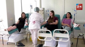 Пострадавшим от удара боевиков ВФУ в Старобельске пришла на помощь вся Республика