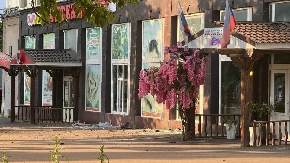 Два человека пострадали при атаке дроном ВСУ центра Луганска