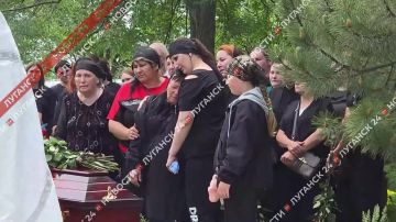 В Белокуракино простились с Анной Погрибниченко, погибшей в Старобельском колледже