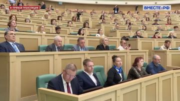 Пленарное заседание третьего Форума тружеников села началось с минуты молчания в память о погибших в Старобельске