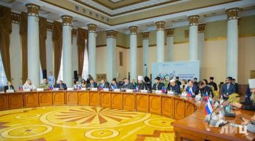 Ежегодный межконфессиональный форум «Религия и Мир», призванный укрепить сотрудничество между представителями конфессий, органами власти и общественниками, начал работу в Луганске