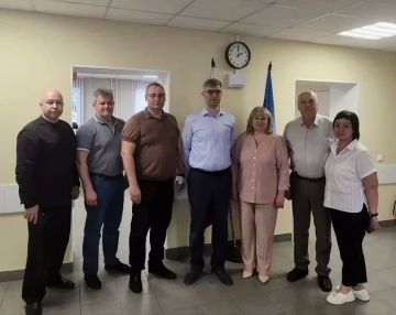 Станично-Луганское отделение республиканского центра занятости населения посетили с рабочим визитом заместитель Председателя Правительства ЛНР Светлана Малахова и заместитель руководителя Роструда Ян Талбацкий