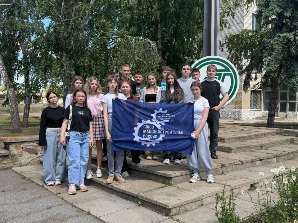 Шаг в профессию: школьники Перевальского района завершили «Неделю без турникетов» на заводе «Лугамаш»