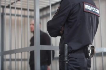 Вор-рецидивист украл из магазина в Антраците 50 тысяч рублей и снова сел