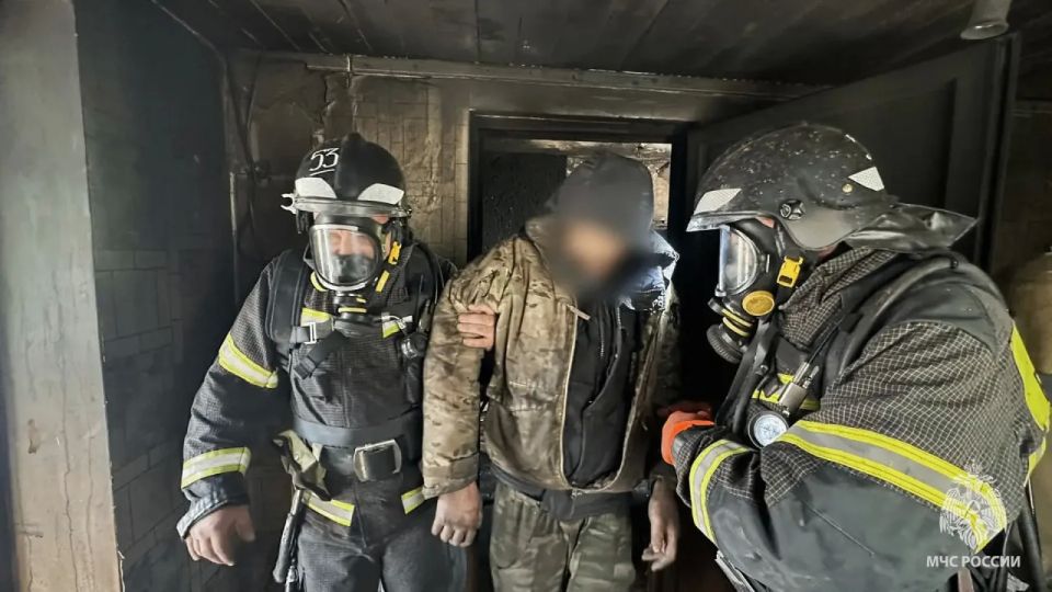 Мужчину спасли на пожаре в Фащевке Перевальского округа