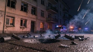 Число пострадавших в результате атаки ВСУ на автобус в Енакиеве ДНР увеличилось до 12, сообщает
