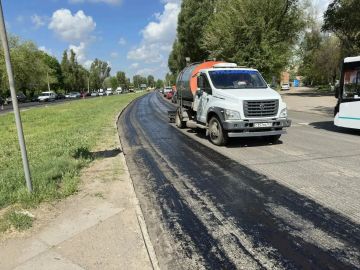 В Луганске за неделю уложили 6,5 тысяч квадратов нового асфальта и установили 34 дорожных знака