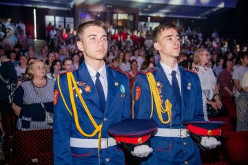 Педагоги и кадеты Луганского казачьего кадетского корпуса приняли участие в Межнациональном форуме