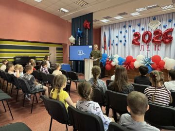 В Луганске прошел урок мужества и безопасности для старшеклассников
