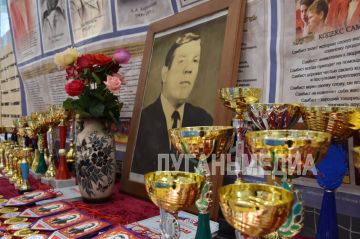 В Алчевске стартовали межрегиональные соревнования по самбо, посвященные памяти прославленного тренера, мастера спорта СССР Василия Хоменко