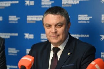 Глава ЛНР Леонид Пасечник поздравил представителей СМИ с Днем журналиста Луганской Народной Республики