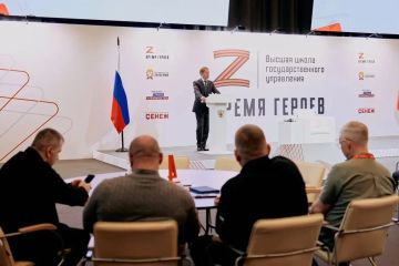 Министр природных ресурсов и экологии России стал спикером "Времени героев"