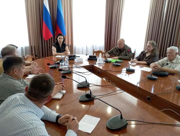 В Администрации Луганска состоялась встреча с координаторами общественных организаций Представители различных ветеранских сообществ, ликвидаторы последствий аварии на ЧАЭС и участники спецоперации на Украине поделились...