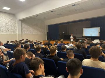 Студенты Луганска и Краснодона присоединились к Циклу встреч «Достижения Республики»