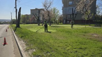 Глава Луганска поручила взять под жесткий контроль покос травы Глава муниципалитета Яна Пащенко в ходе совещания поручила взять под жесткий контроль покос травы на территориях, прилегающих к учреждениям и предприятиям