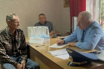 Зам.прокурора ЛНР провел выездной прием граждан в пункте временного размещения