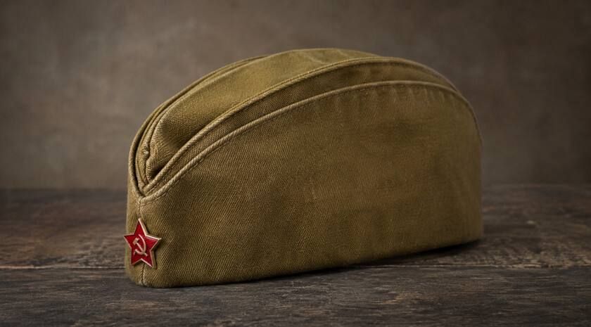 «Бабушка рвалась на фронт, и, когда фашист подошел к Ростову, поступила вольнонаемной в Красную армию»