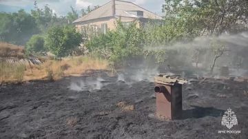 В Станице Луганской мужчина получил ожоги, пытаясь потушить сухую траву