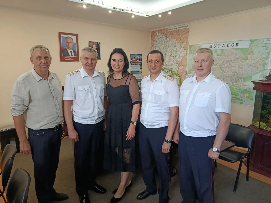 Глава Луганска поздравила руководство ГИБДД ЛНР с профессиональным праздником
