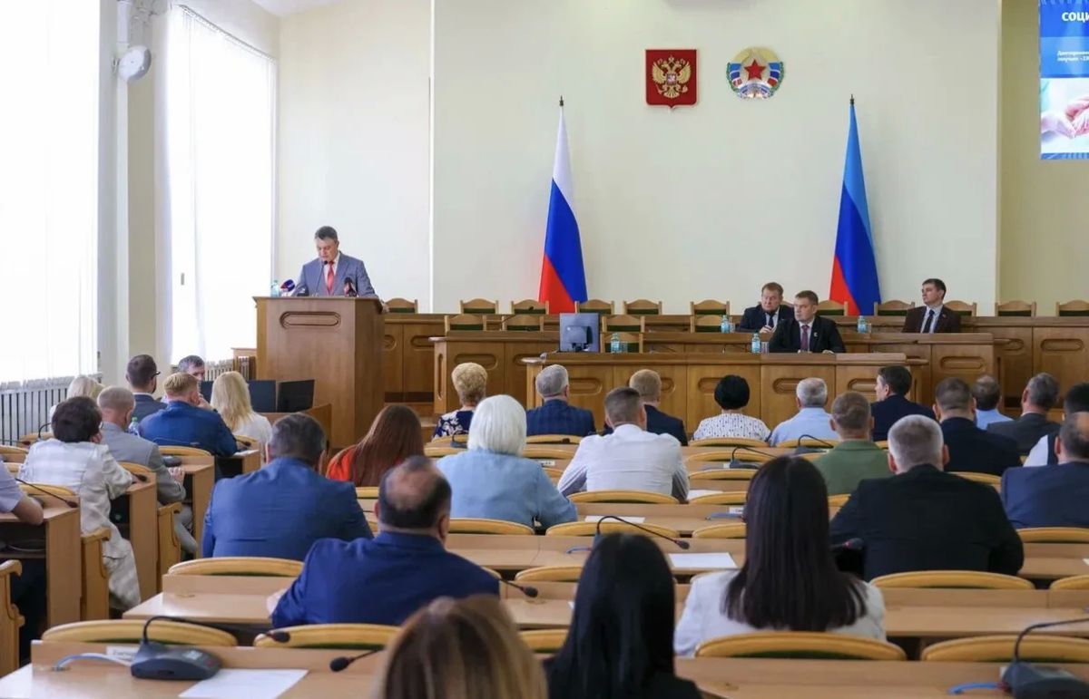 Максим Величко: Принял участие в очередном пленарном заседании Народного Совета Луганской Народной Республики, в ходе которого Глава ЛНР Леонид Пасечник представил отчет о результатах деятельности Правительства Республики за...