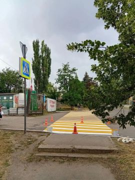 Жаркая погода - не повод снижать темпы работ по обслуживанию дорог Луганска