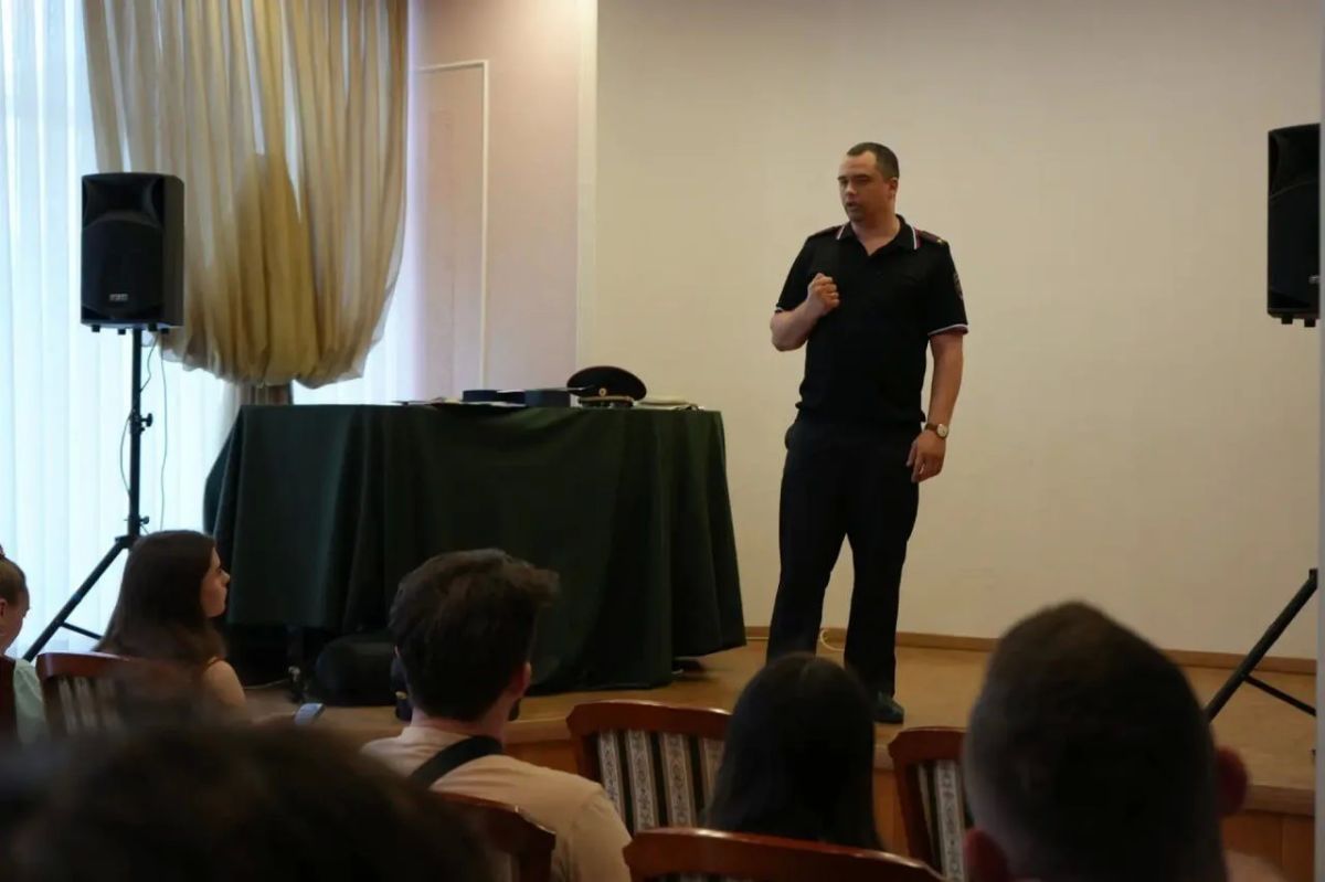 Правоохранители ЛНР провели тренинг по кибербезопасности для сотрудников Луганской филармонии
