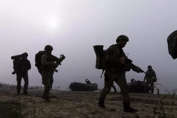 Украинские военные пытались продать грузовик с оружием и боеприпасами