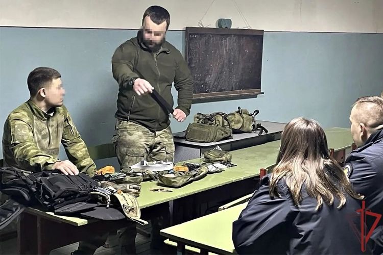 В ЛНР росгвардейцы провели занятия по тактической медицине для сотрудников полиции