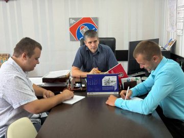 Министр спорта ЛНР провел встречу с участниками проекта «ПолитЗавод»