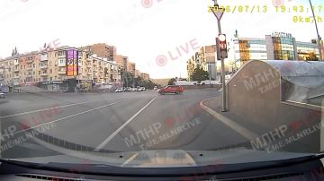 Момент жуткой аварии на Советской/Оборонной в Луганске