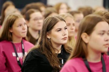 Медиа-волонтёр КСВО ЛНР приняла участие в образовательной программе «ШУМ.Поколение»