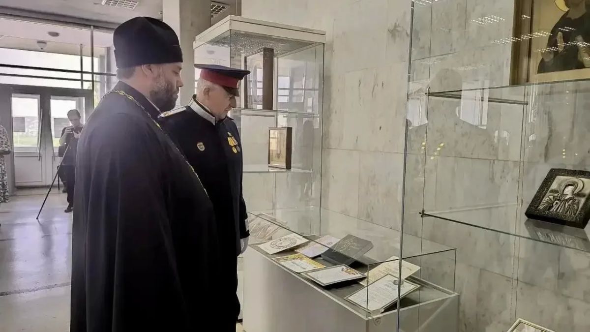 В Луганском краеведческом музее открылась выставка «Луганская фуга» Евгения Ковалёва