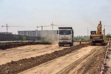 В новом микрорайоне Луганска начали строить дороги и коммуникации