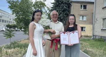 Сотрудники УФСИН России по Луганской Народной Республике регионального УФСИН поздравили ветерана УИС с юбилеем