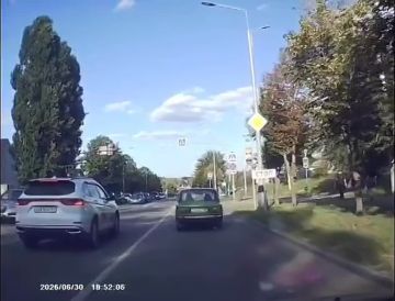 В Луганске ищут свидетелей лихого водителя на БМВ
