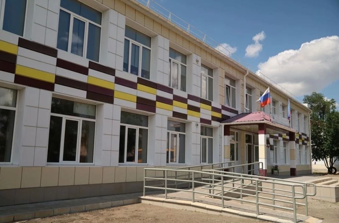 В Марковском округе завершается капремонт гимназии, построенной в 70-х годах