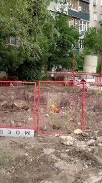 Коротко о главном:. 00:03 Готовность к отопительному сезону в ЛНР составляет более 50% 00:21 Армия России уничтожила опорный пункт ВФУ в Запорожской области 00:41 В Луганске построят ЖК в микрорайоне «Марьевский» Луганск 24...